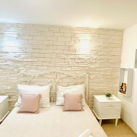 Colorful And Happy Apartment Sukosan - With Parking מראה חיצוני תמונה