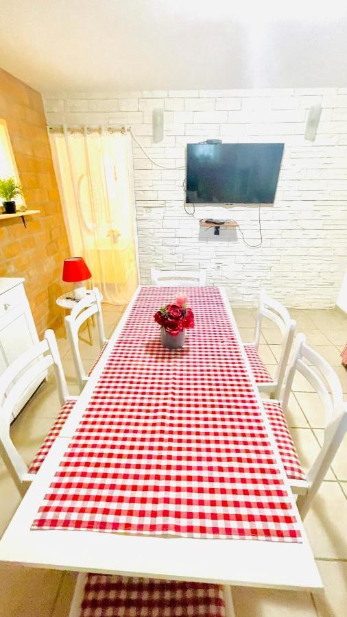 Colorful And Happy Apartment Sukosan - With Parking מראה חיצוני תמונה