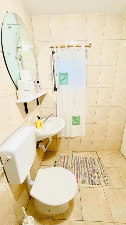 Colorful And Happy Apartment Sukosan - With Parking מראה חיצוני תמונה