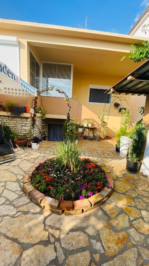 Colorful And Happy Apartment Sukosan - With Parking מראה חיצוני תמונה
